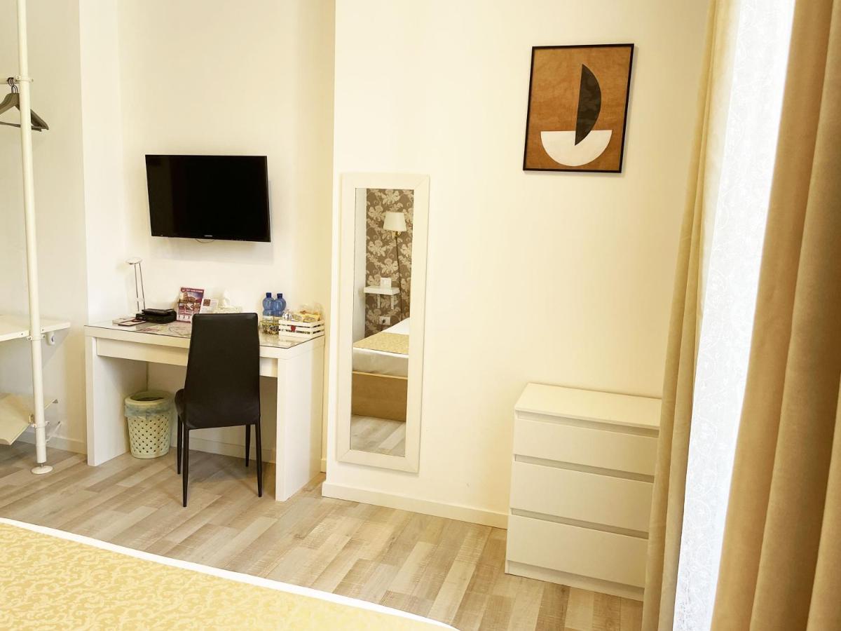 Appia 52 Hotel โรม ภายนอก รูปภาพ